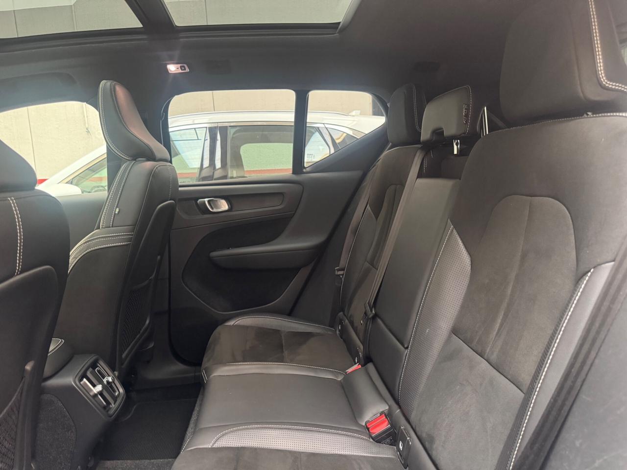 Volvo XC40 D4 AWD Geartronic R-design Full Optional