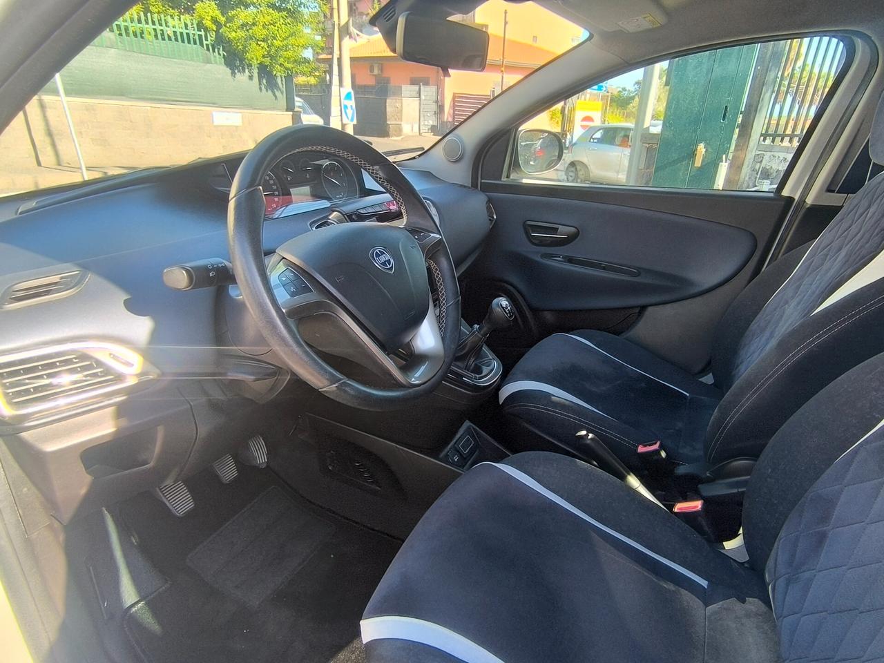 Lancia Ypsilon 1.3 MJT 16V 95 CV 5 porte S&S Gold