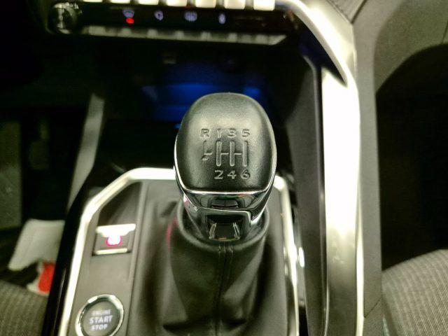 PEUGEOT 3008 PureTech Turbo 130 S&S Allure Pack N1 Autocarro