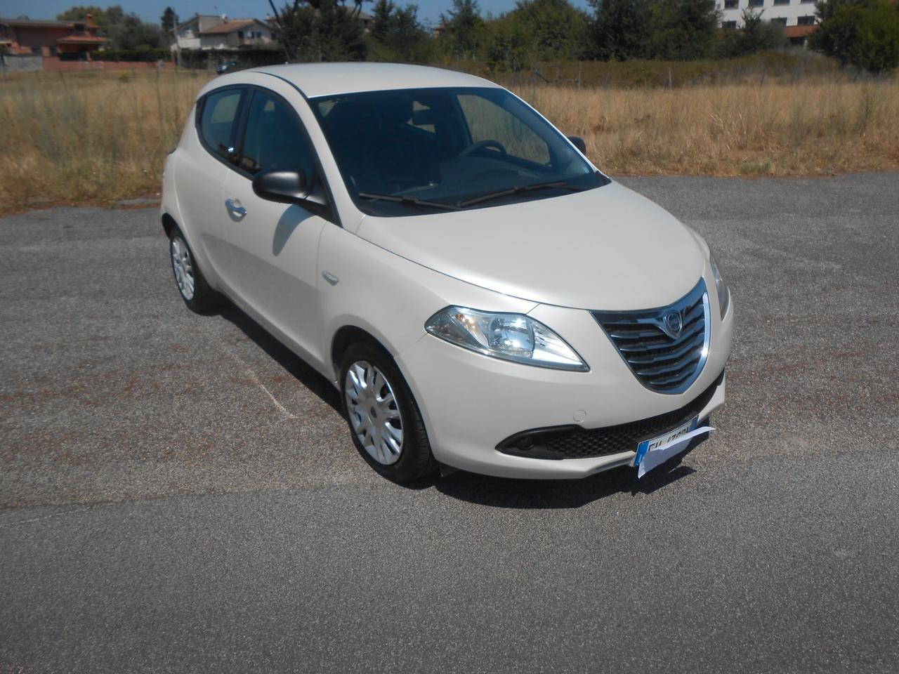 Lancia Ypsilon 1.3 MJT 16V 95 CV 5 porte S&S Silver