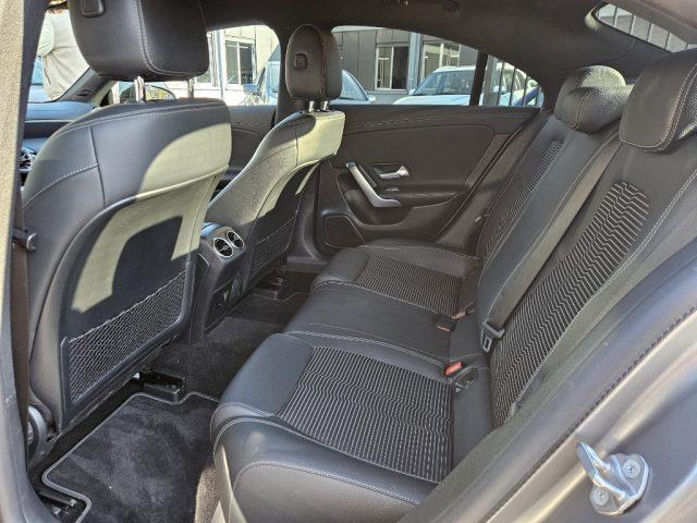 MERCEDES-BENZ CLA 200 d Premium