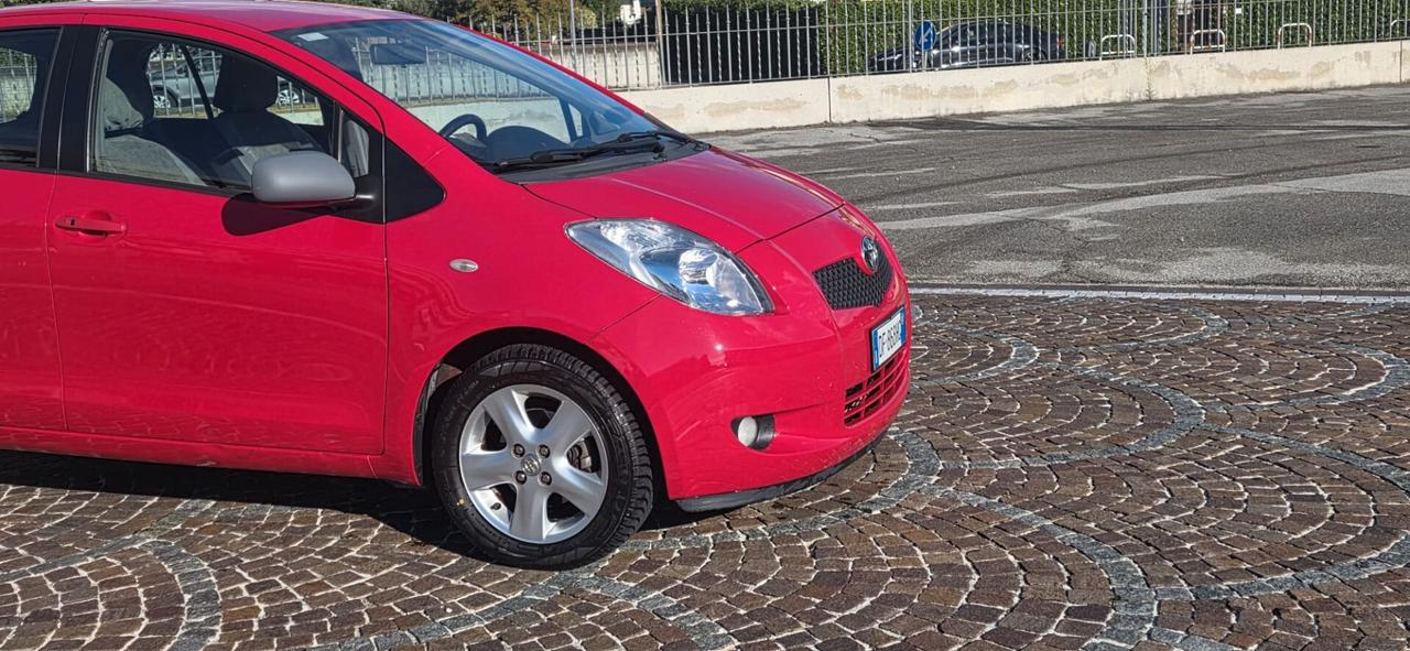 Toyota Yaris 1.3 5 porte