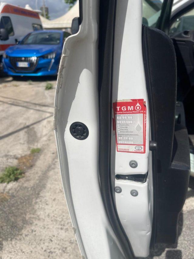 TOYOTA Yaris 1.0 5 porte ACTIVE