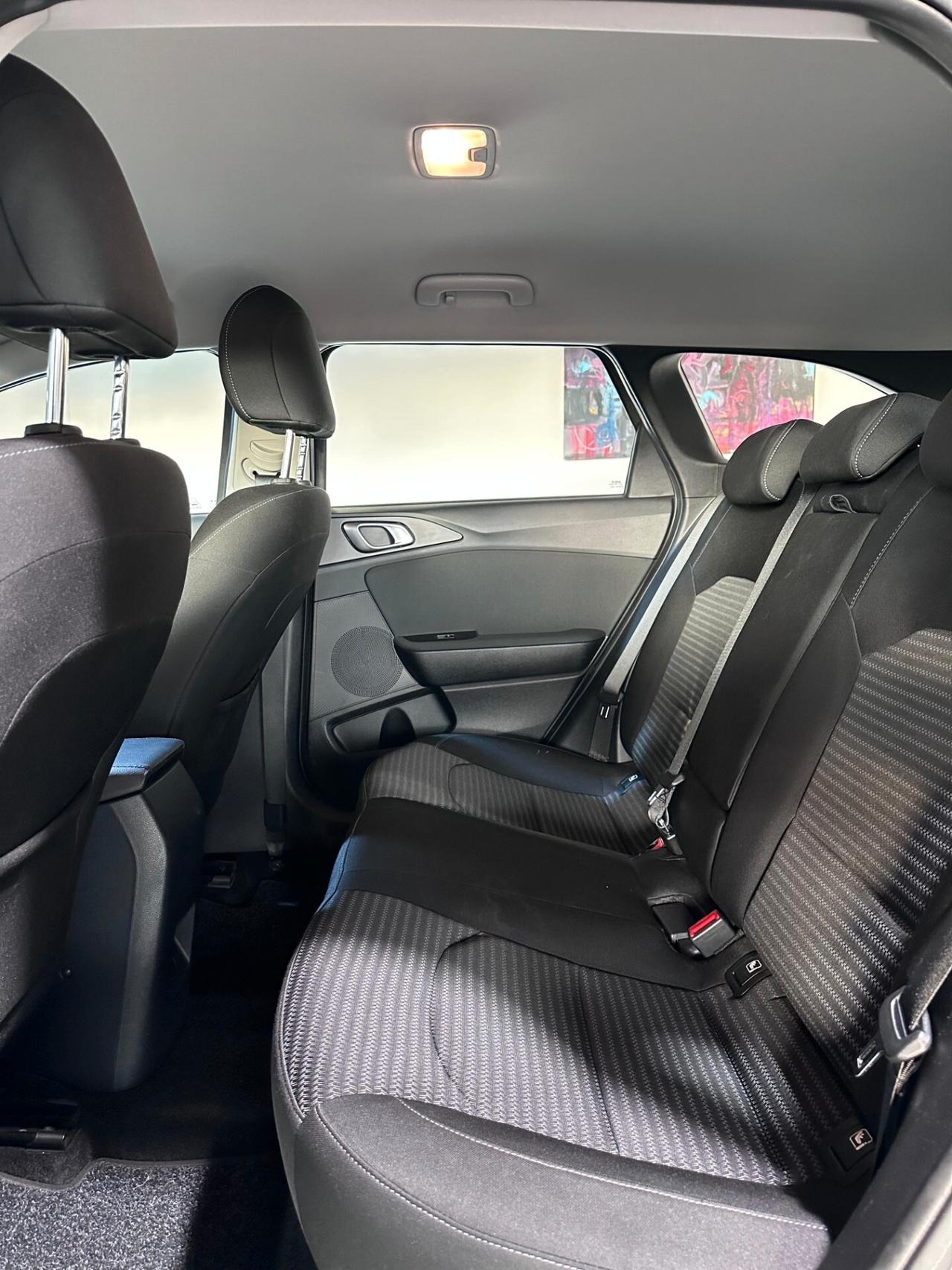 Kia Ceed 1.6 CRDi 136 CV MHEV DCT SW Business