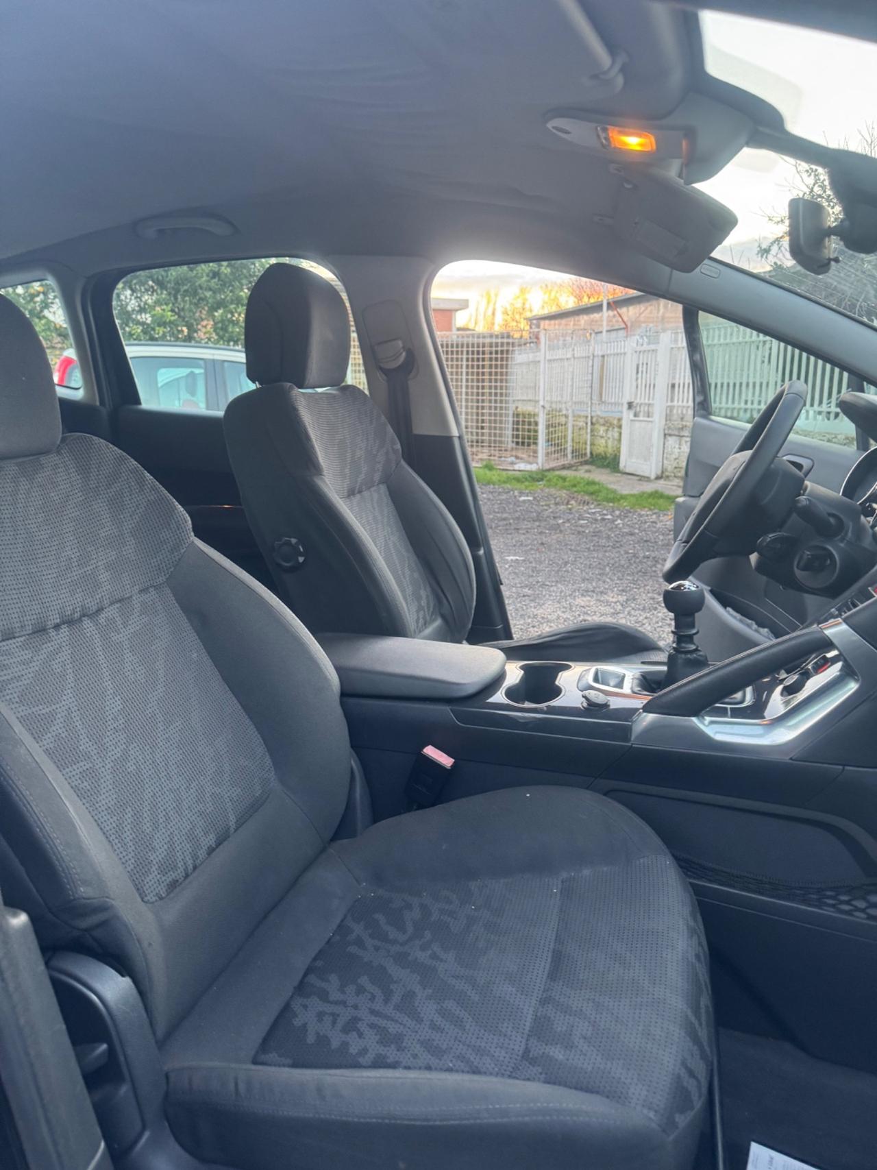 Peugeot 3008 1.6 HDi 112CV Access