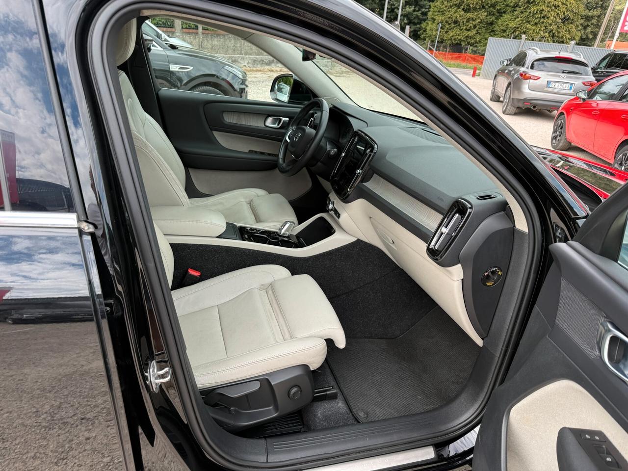Volvo XC40 D3 AWD Geartronic Momentum