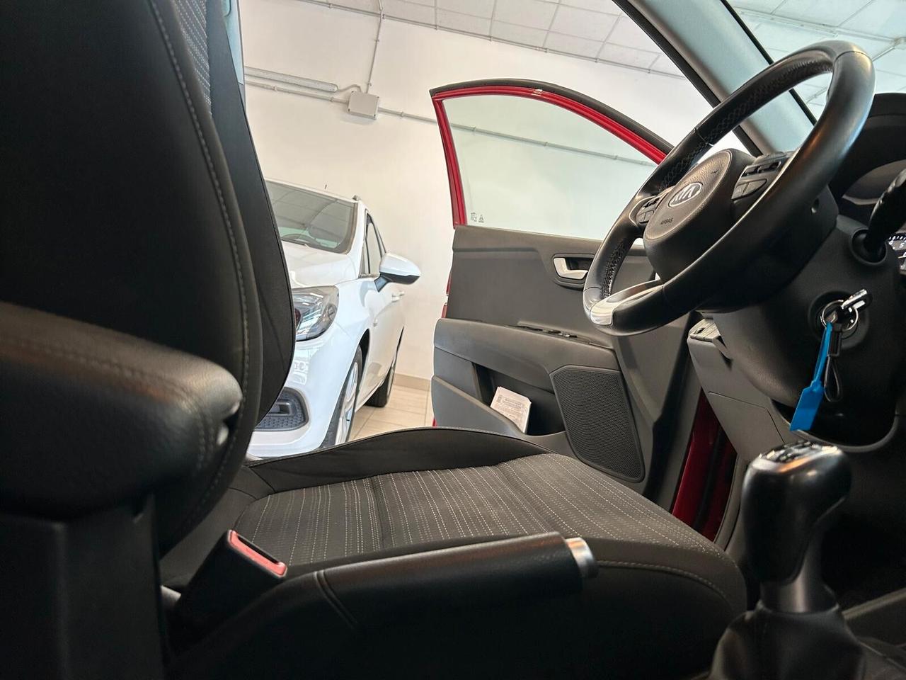 Kia Stonic STYLE 1.0 T-GDi MHEV iMT DESIGN PACK