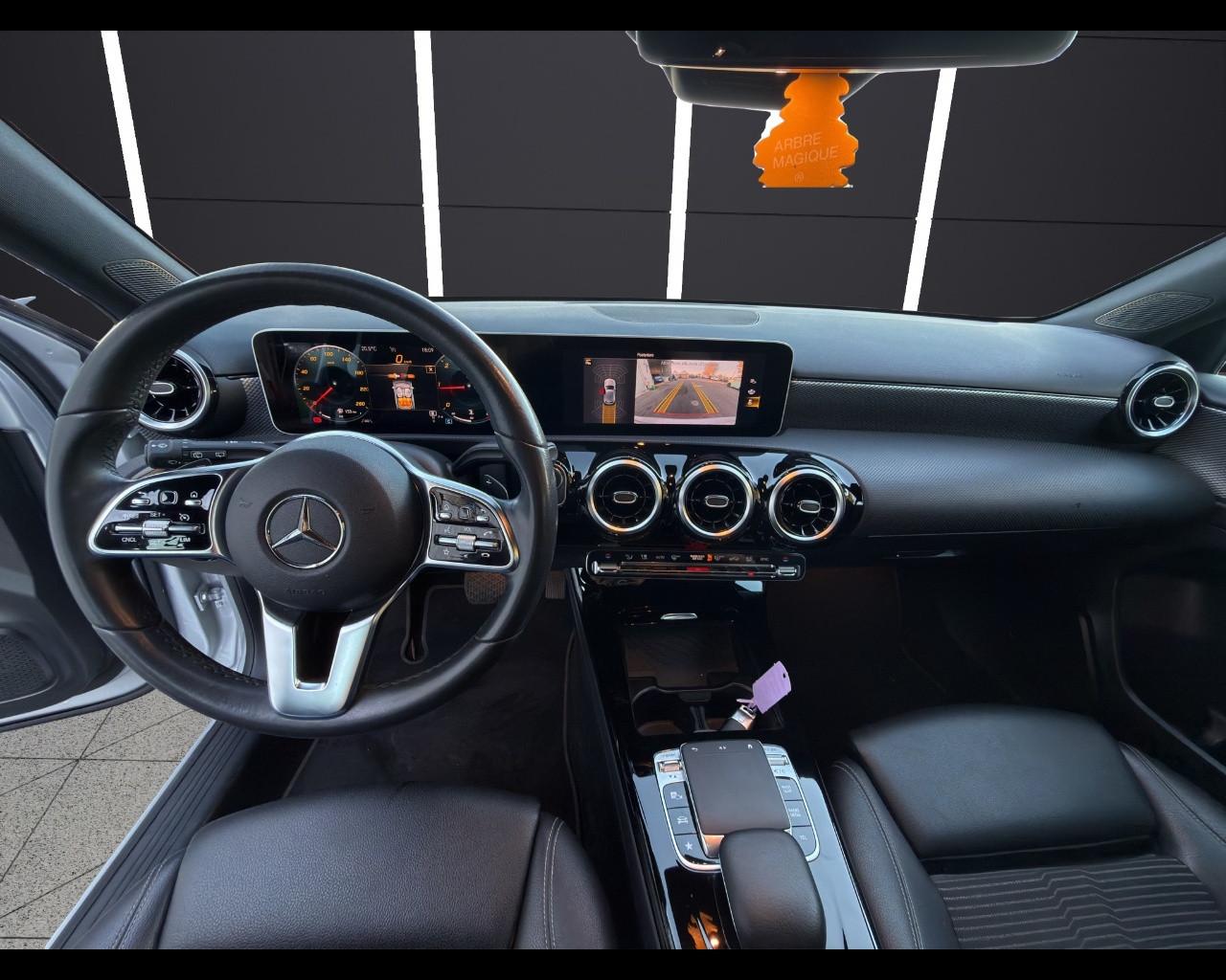 Mercedes-Benz Classe A (W177) - A 180 d Automatic Business