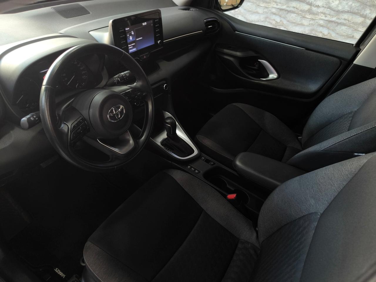 Toyota Yaris 1.5 Hybrid 5 porte Business