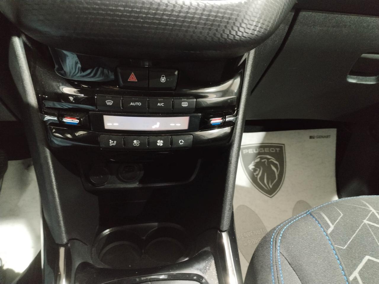 Peugeot 2008 BlueHDi 100 S&S Allure