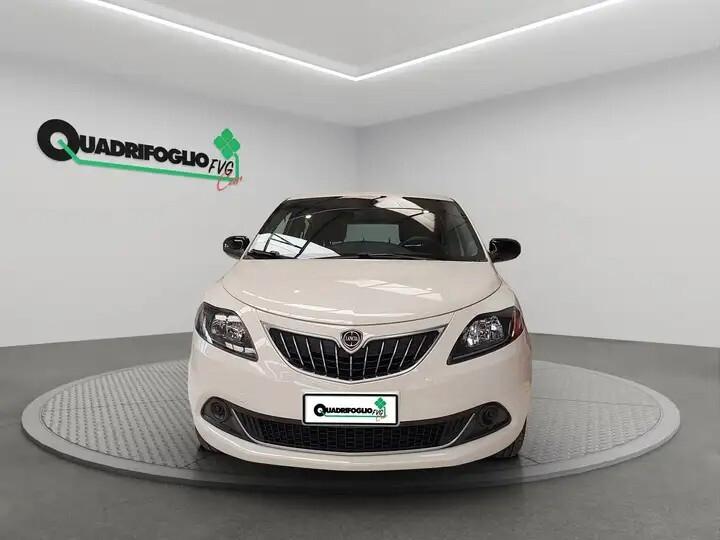 Lancia Ypsilon 1.0 FireFly 5 porte S&S Hybrid Silver