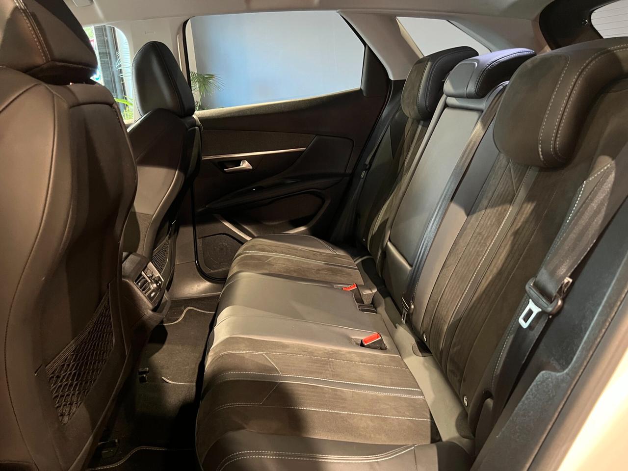 Peugeot 3008 BlueHDi 130 S&S EAT8 Crossway