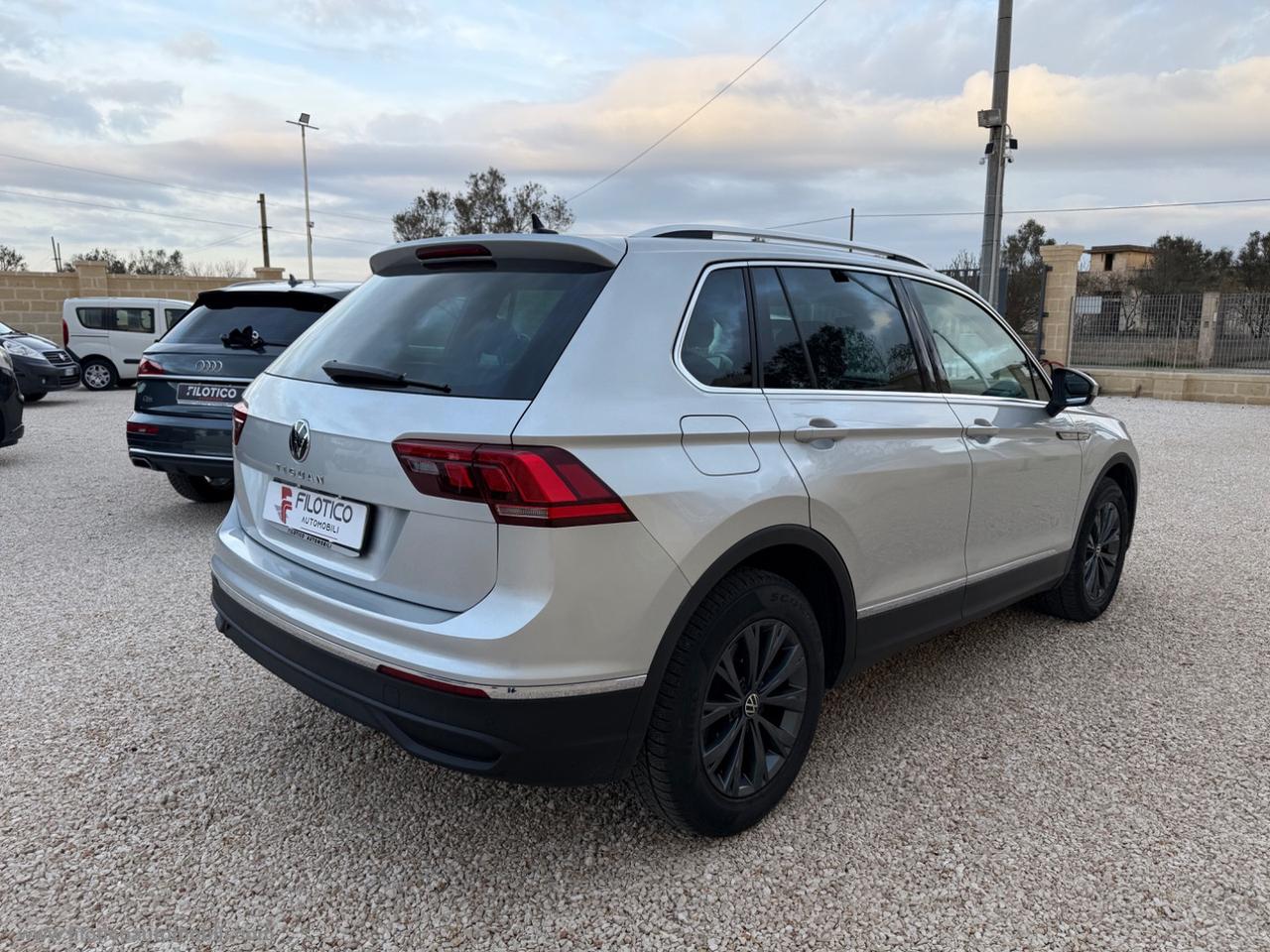 VOLKSWAGEN Tiguan 2.0 TDI 150CV SCR DSG Life TELECAMERA - FARI LED -FULL