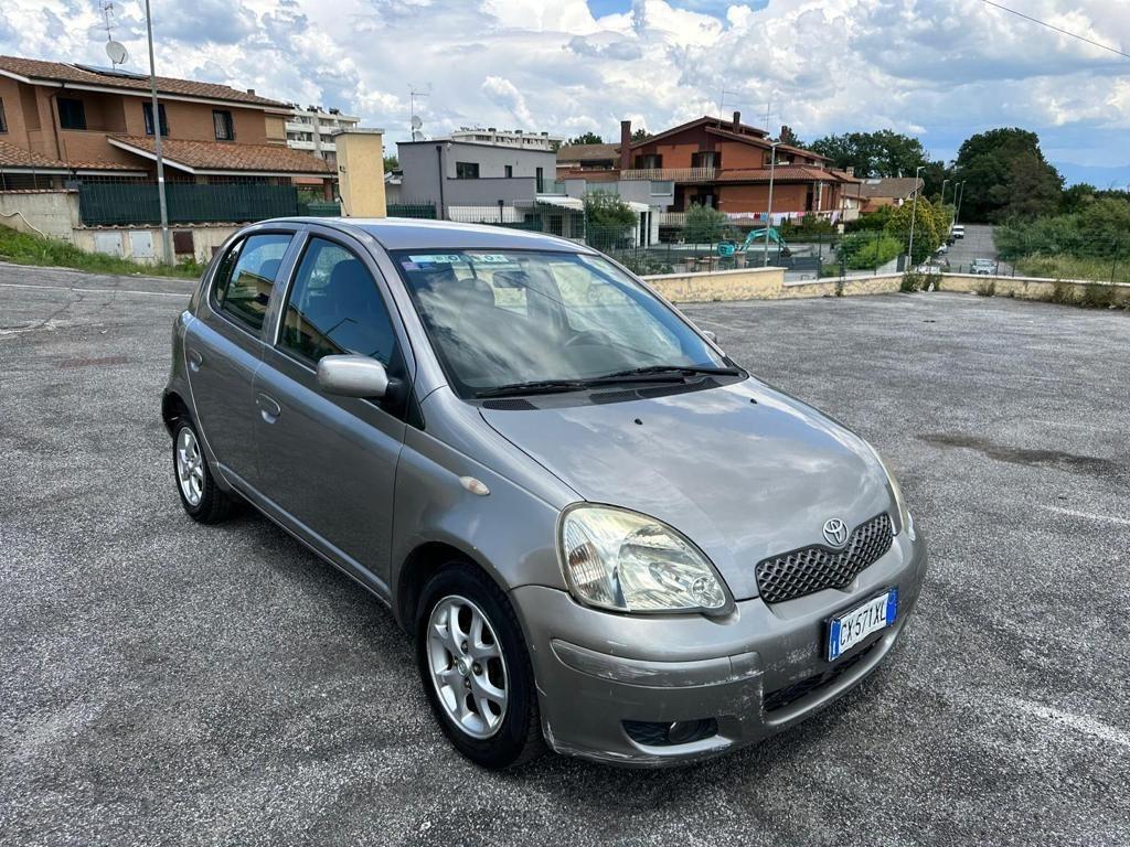 Toyota Yaris 1.3i 16V cat 5 porte Sol