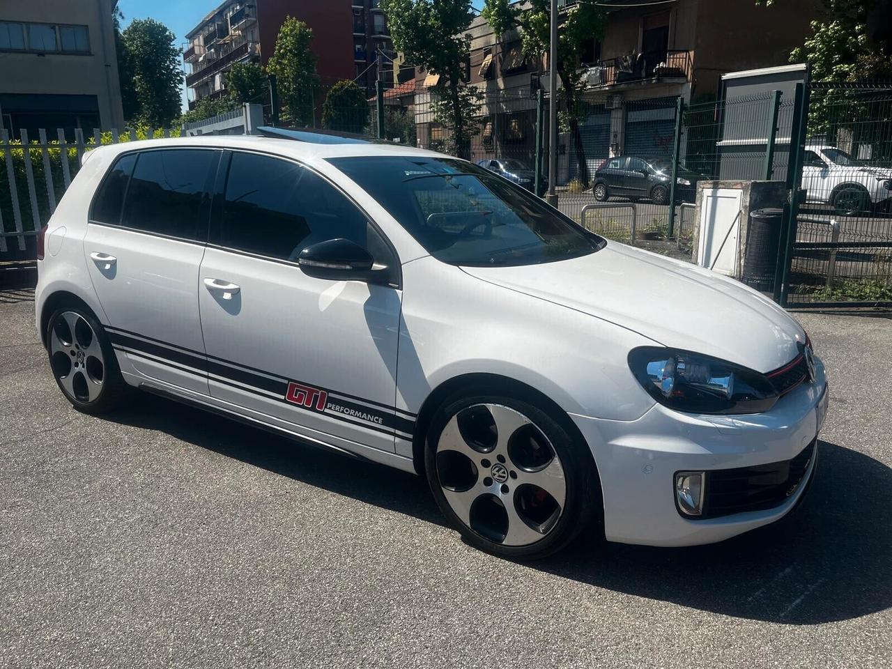 Volkswagen Golf GTI 2.0 TSI DSG 5p. - 2011