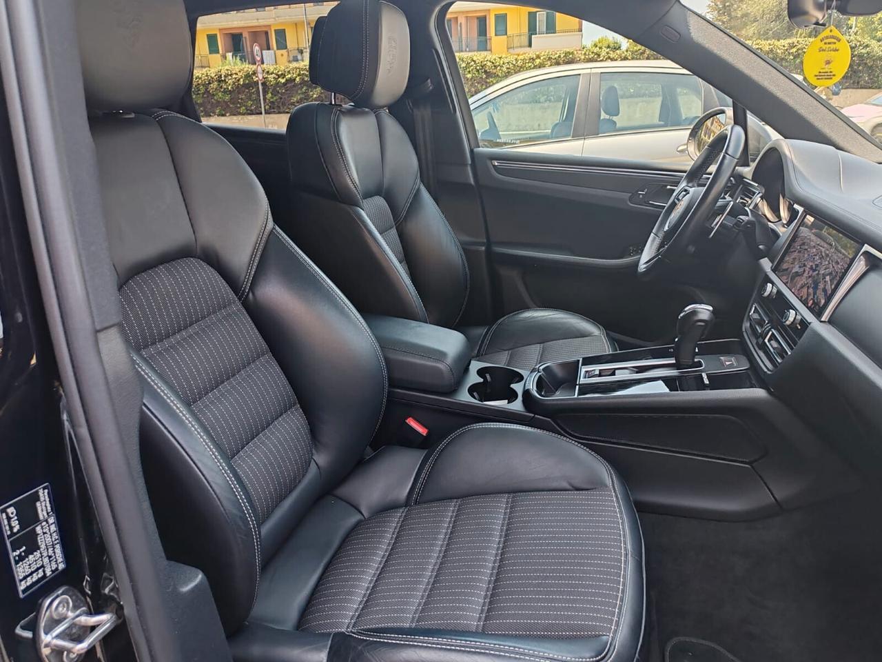 Porsche Macan-T 2.0 Turbo 265cv tetto panoramico apribile