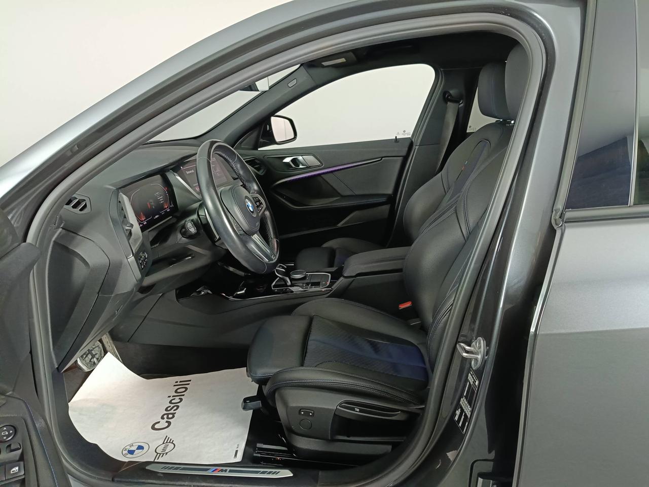 BMW Serie 1 F40 - 118d Msport auto