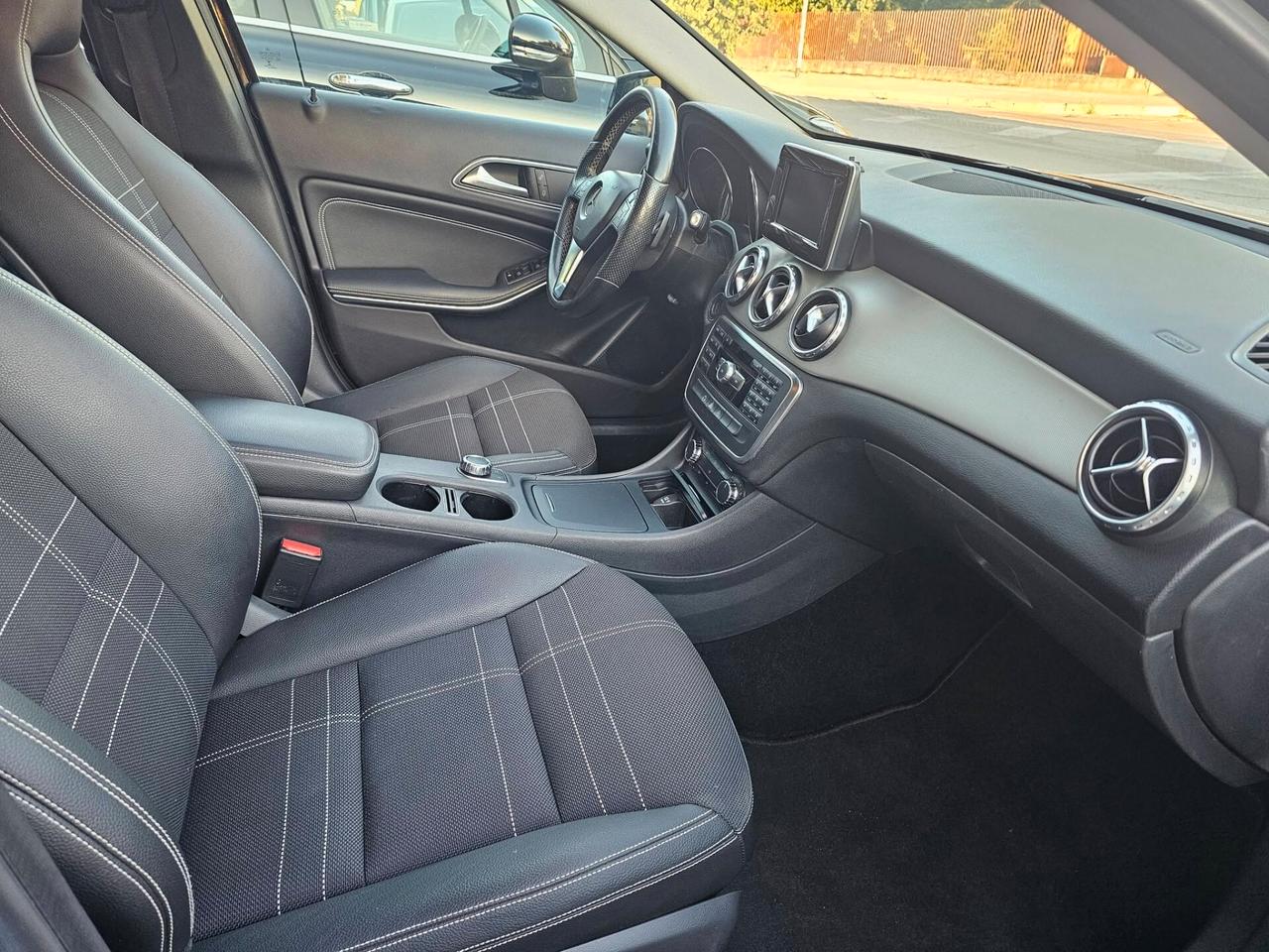 MERCEDES GLA 200CDI 136CV SPORT PREMIUM AUTOMATIK