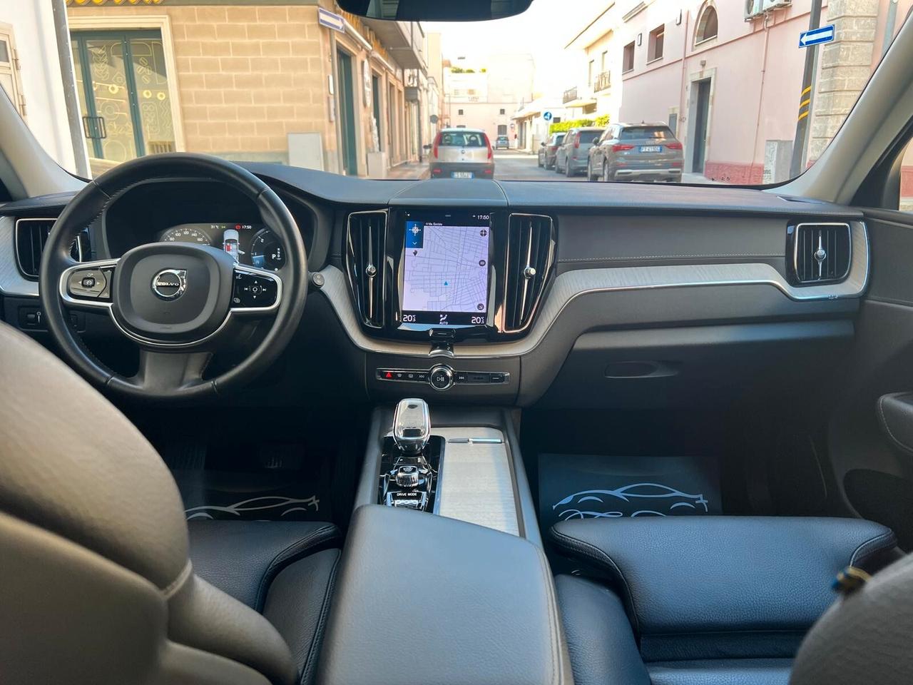VOLVO XC60 INSCRIPTION 2.0 MHEV AWD 197CV PELLE NAVI CAM ANNO 2021