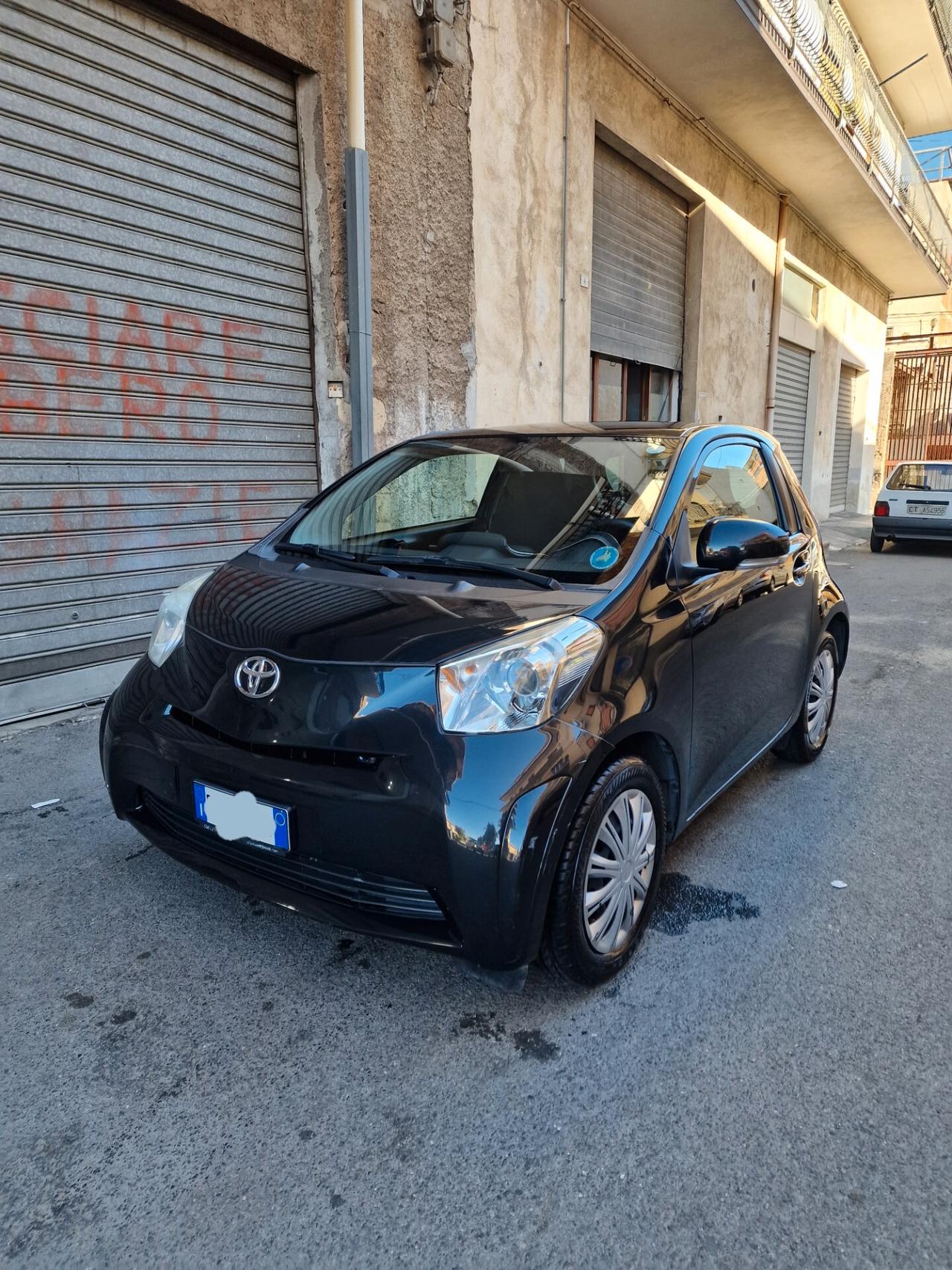 Toyota iQ 1.0 benzina Anno 2011