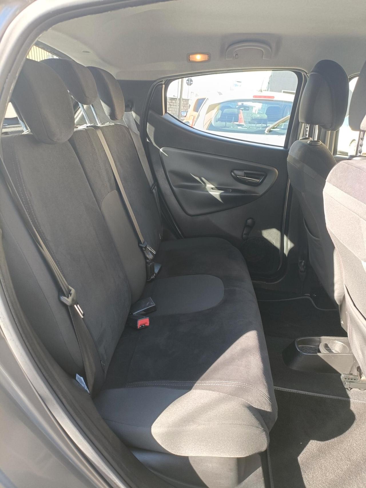 Lancia Ypsilon 1.2 69 CV 5 porte S&S Silver