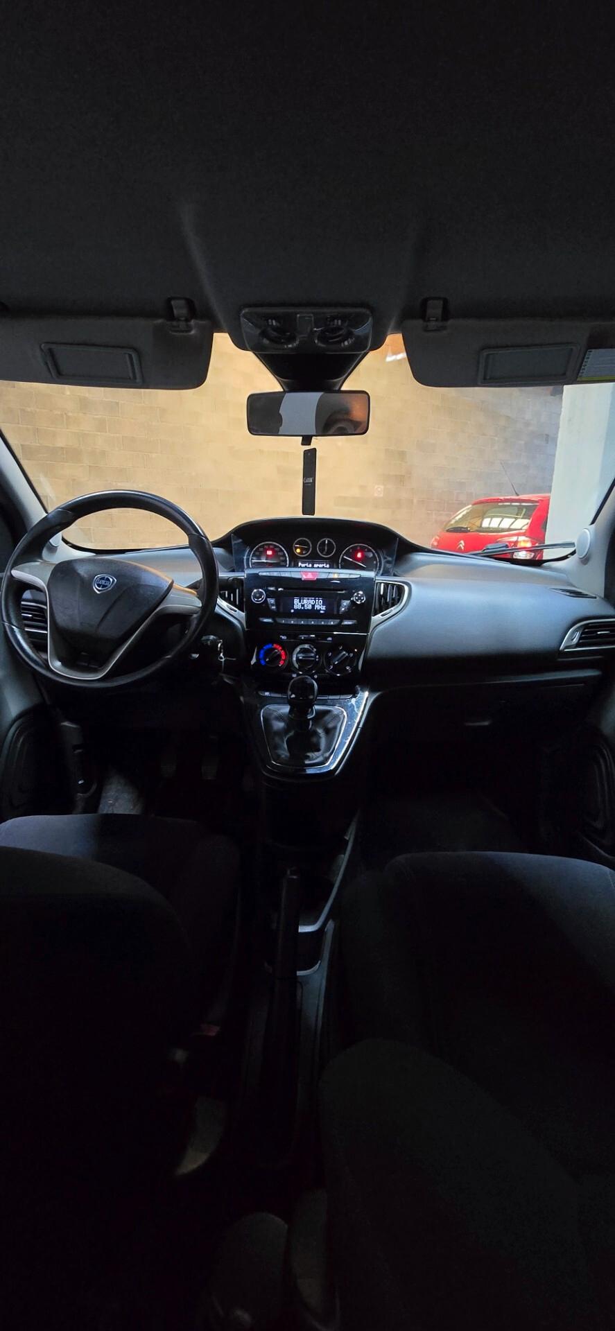 Lancia Ypsilon 1.2 69 CV 5 porte Ecochic Silver