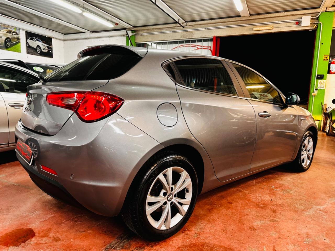 Alfa Romeo Giulietta 1.6 JTDm-2 105 CV Exclusive