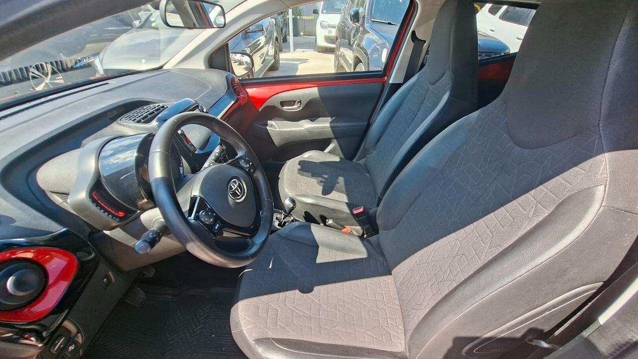 Toyota Aygo Connect 1.0 VVT-i 72 CV 5 porte x-cool MMT