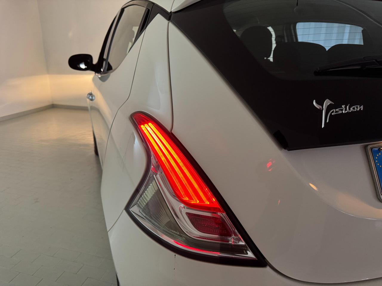 Lancia Ypsilon 5 Porte Ypsilon 1.2 8v Platinum ecochic Gpl 69cv E6