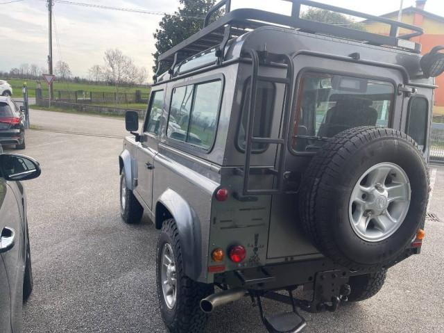 Land Rover Defender Defender 90 2.4 td 6 posti