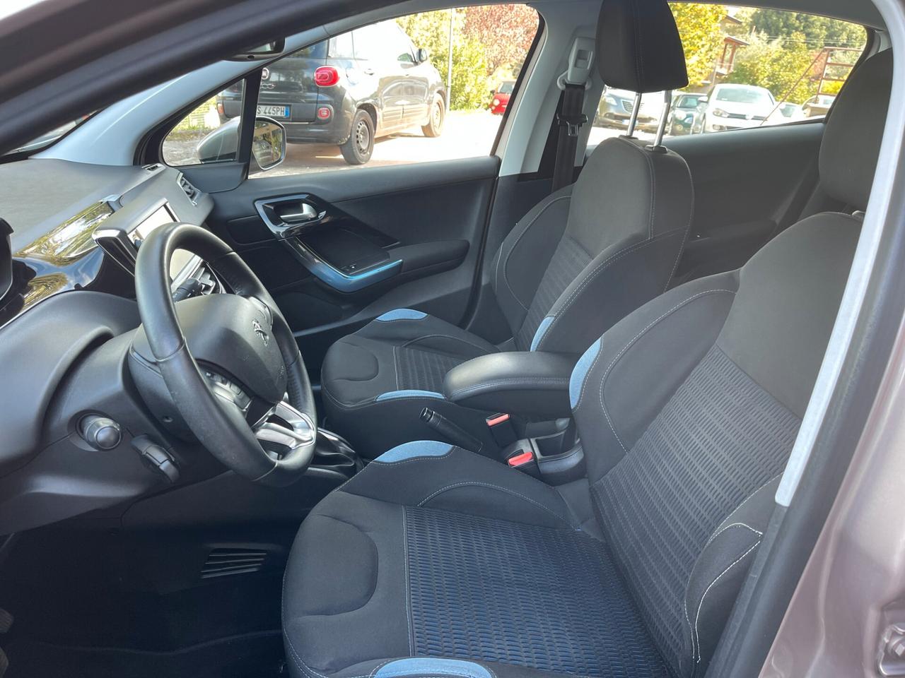 Peugeot 208 1.4 HDi 68 CV 5 porte Business NEO PATENTATI