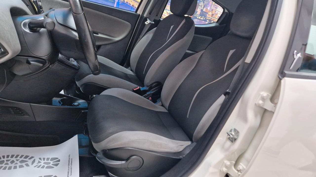 Lancia Ypsilon 1.2 69 CV 5 porte S&S Gold