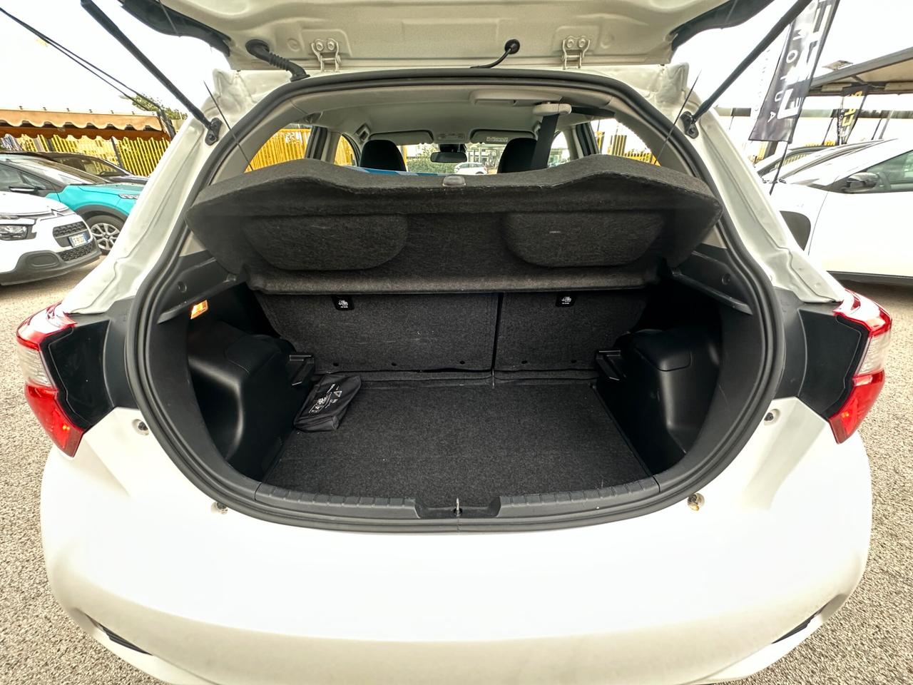 TOYOTA Yaris 1.5 Hybrid 5 porte Business