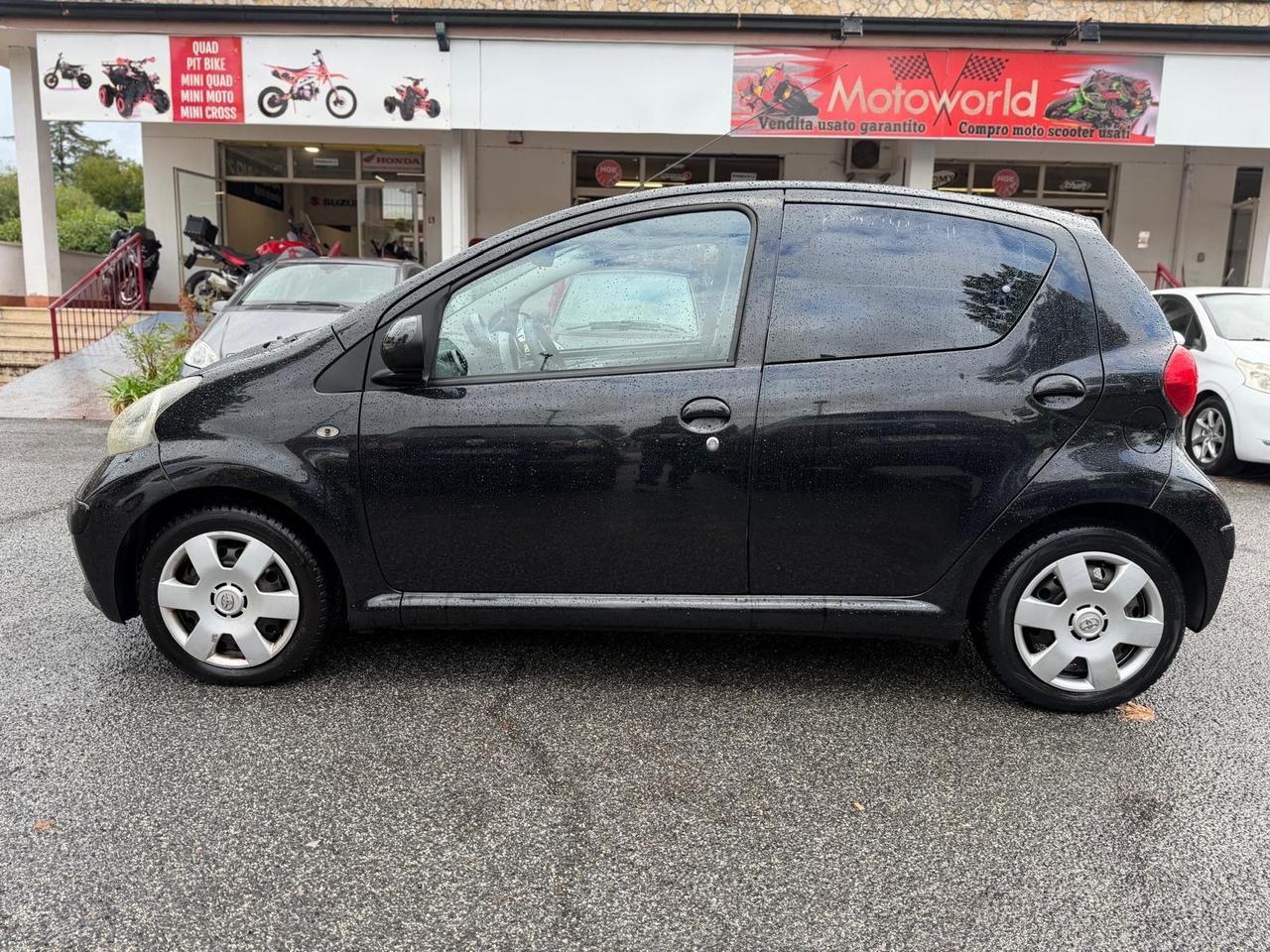 Toyota Aygo 1.0 12V VVT-i 5 porte Sol