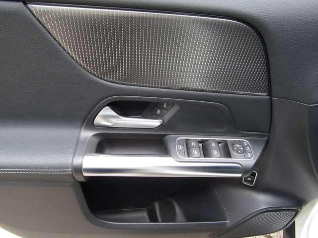 Mercedes-Benz GLA 200 d SPORT PLUS CAMBIO AUTO 150CV,LED,CERCHI 18,NAVI