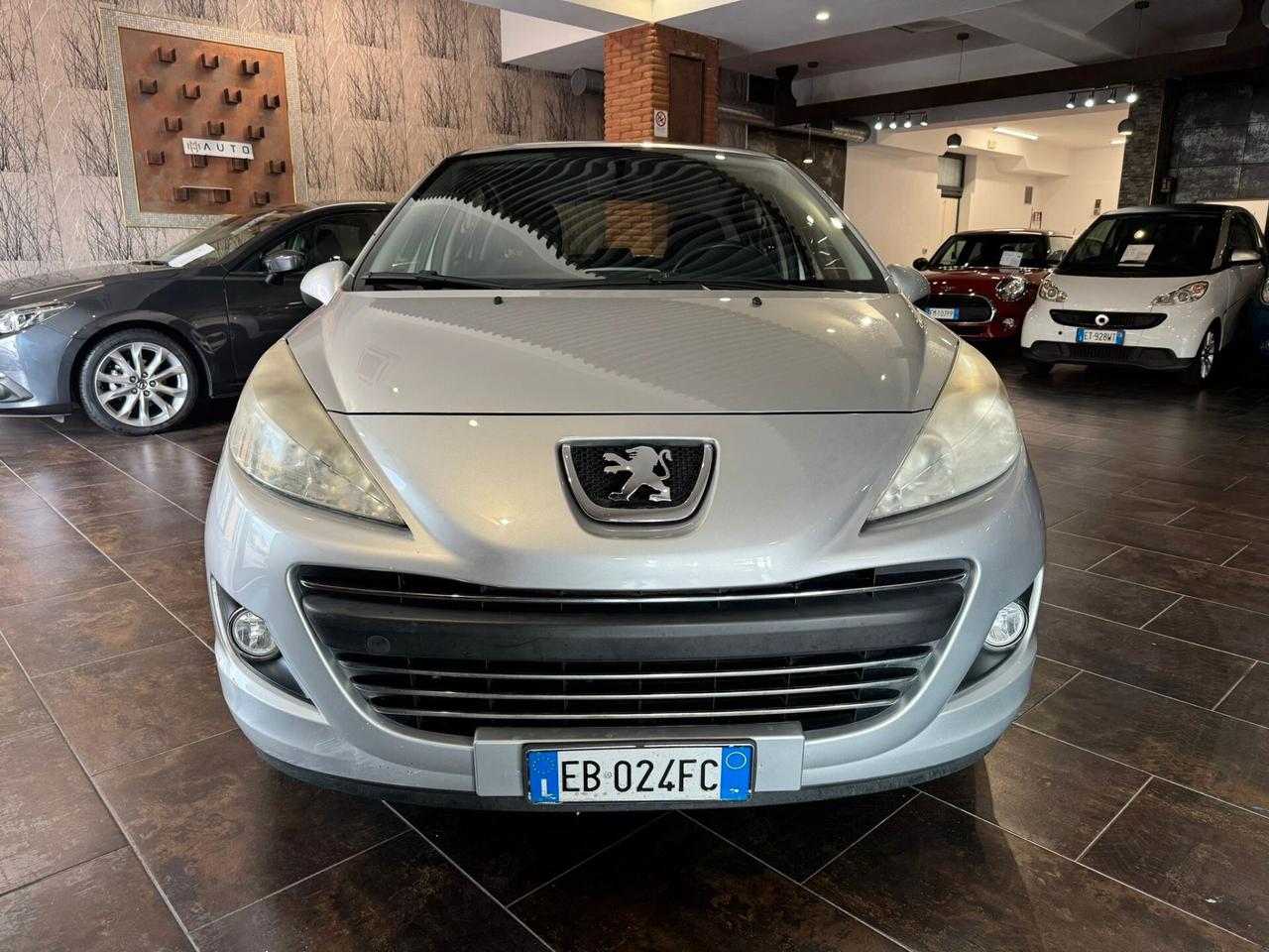 Peugeot 207 1.4 HDi 70CV 5p. Millesim 200