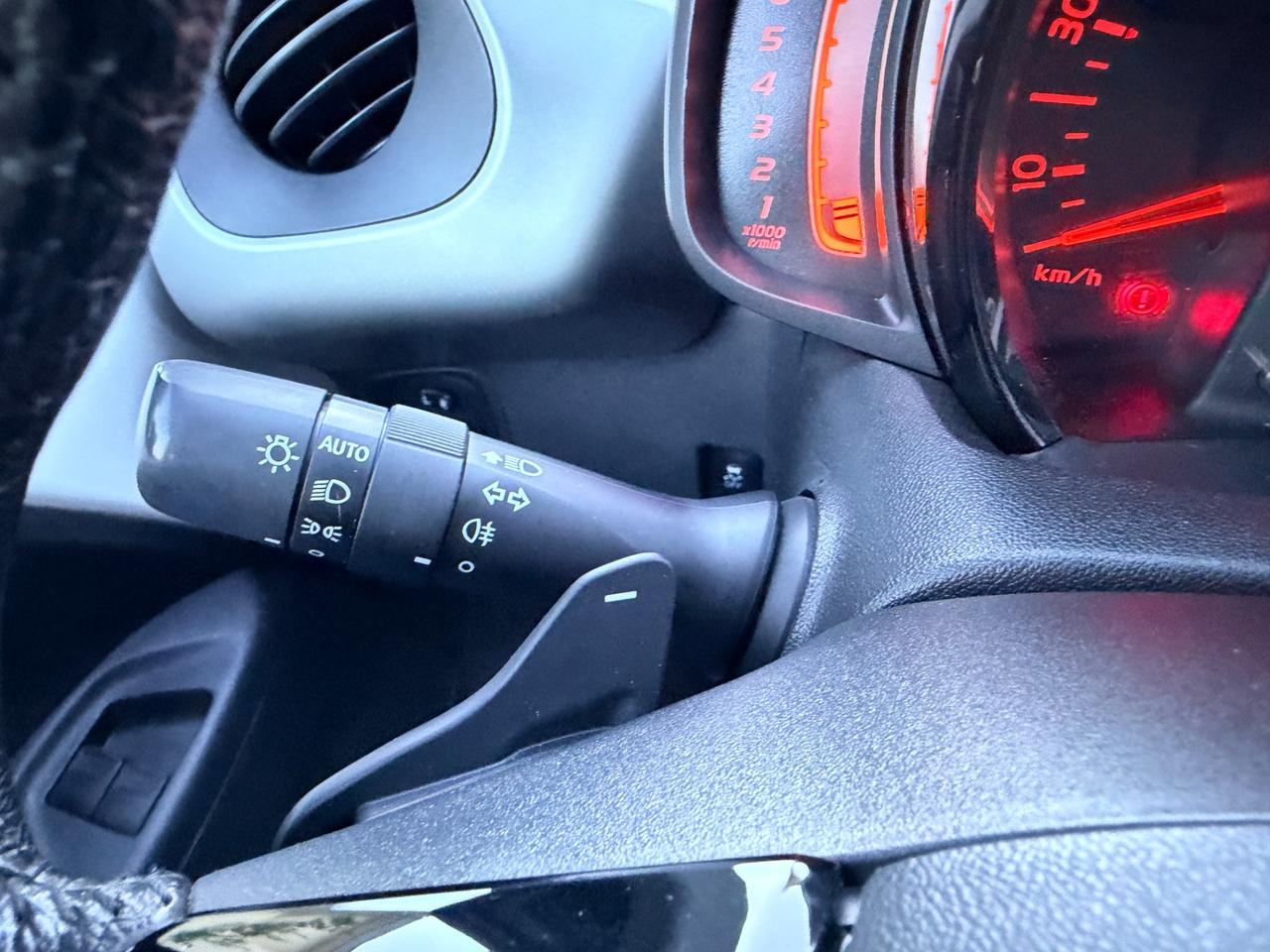 Toyota Aygo 1.0 VVT-i 69 CV 5 porte x-play TSS MMT