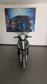 Piaggio Beverly 350 BASE