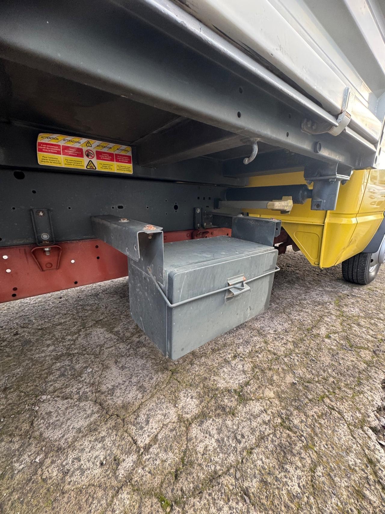 Iveco Daily 35.12 2.8 TDI ribaltabile 3 laterale