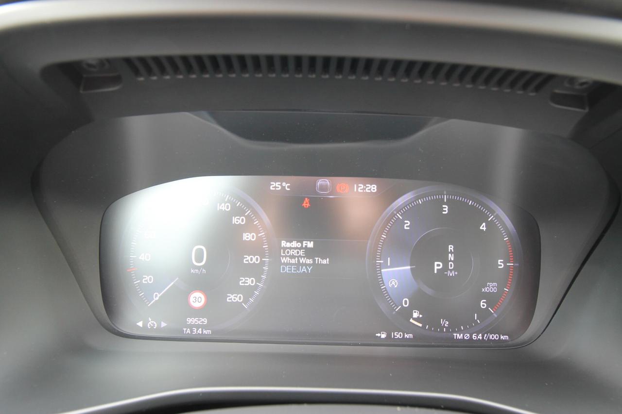 Volvo XC40 2.0 D3 150cv Momentum Geartronic | 2019