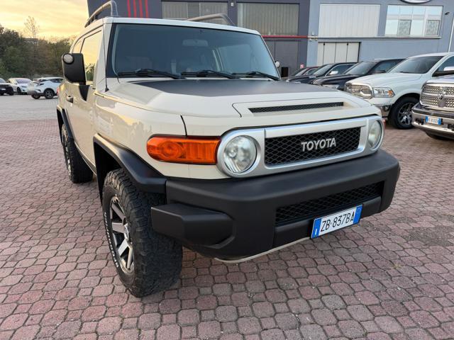 TOYOTA FJ Cruiser 4.0 V6 4X4 BELLISSIMA COME NUOVA!