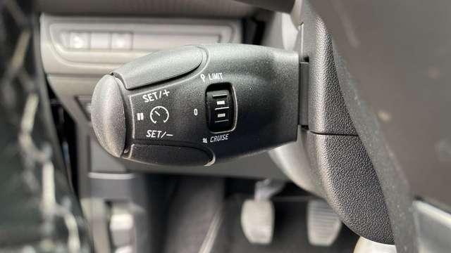 Peugeot 208 5 Porte 1.2 PureTech 82cv Allure S&S neopatent