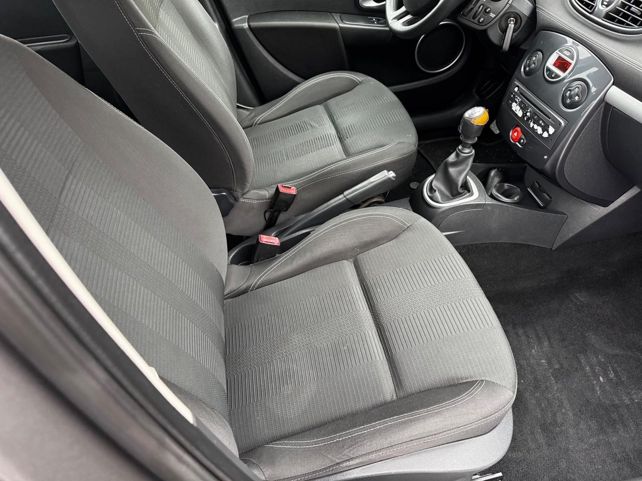 Renault Clio 1.5 dCi 85CV 5 porte con GANCIO TRAINO