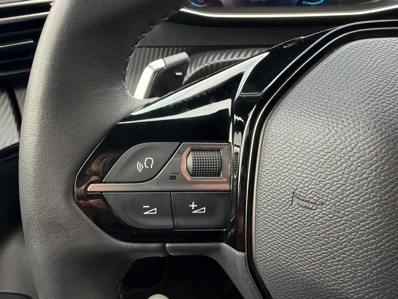 Peugeot 2008 1.5 Blue HDI 130 Allure Pack * #9123