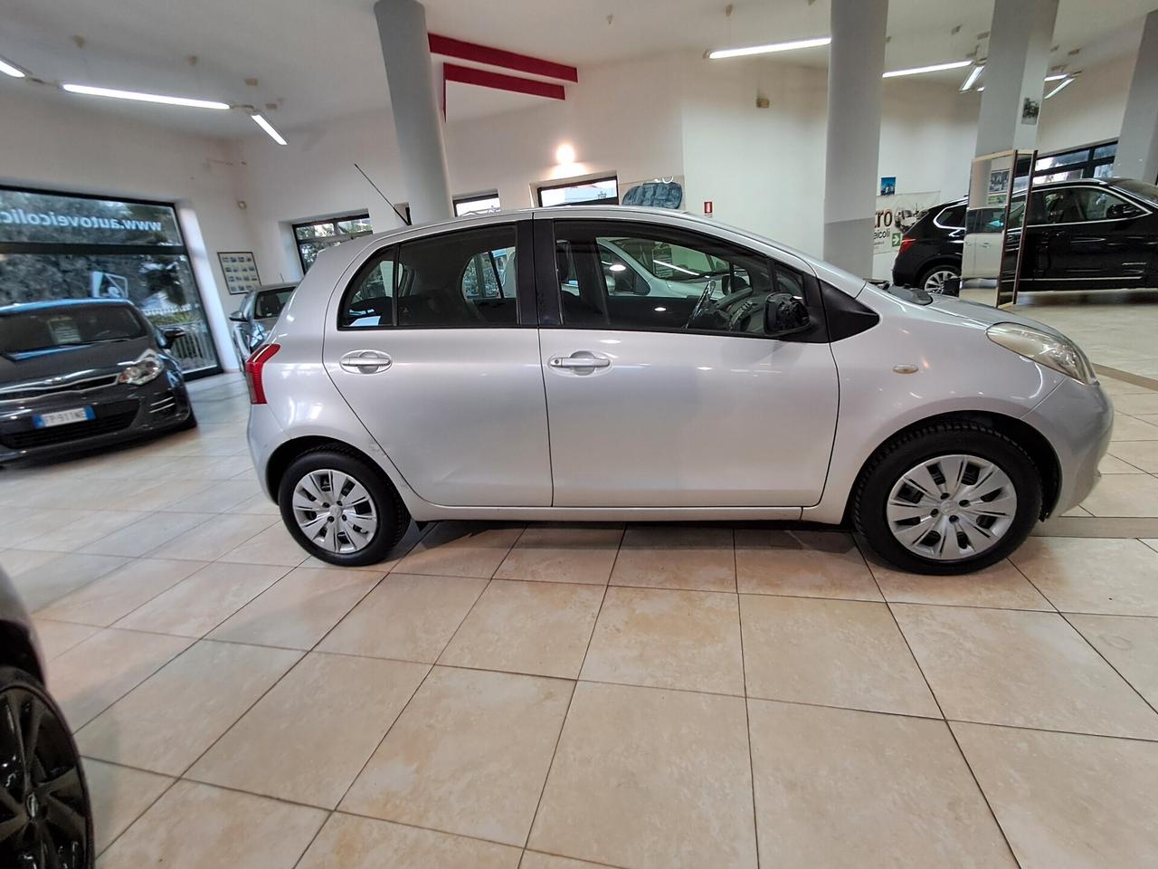 Toyota Yaris 1.0 5 porte Sol