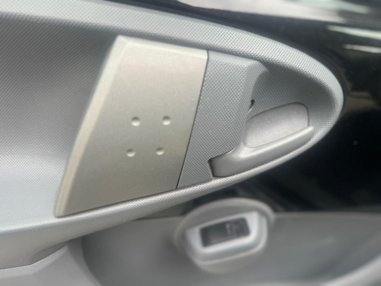 Peugeot 107 1.0 68CV 5p. 2Tronic automatica 2007