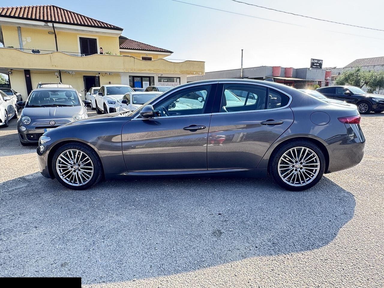 ALFAROMEO GIULIA BUSINESS navi pelle clima