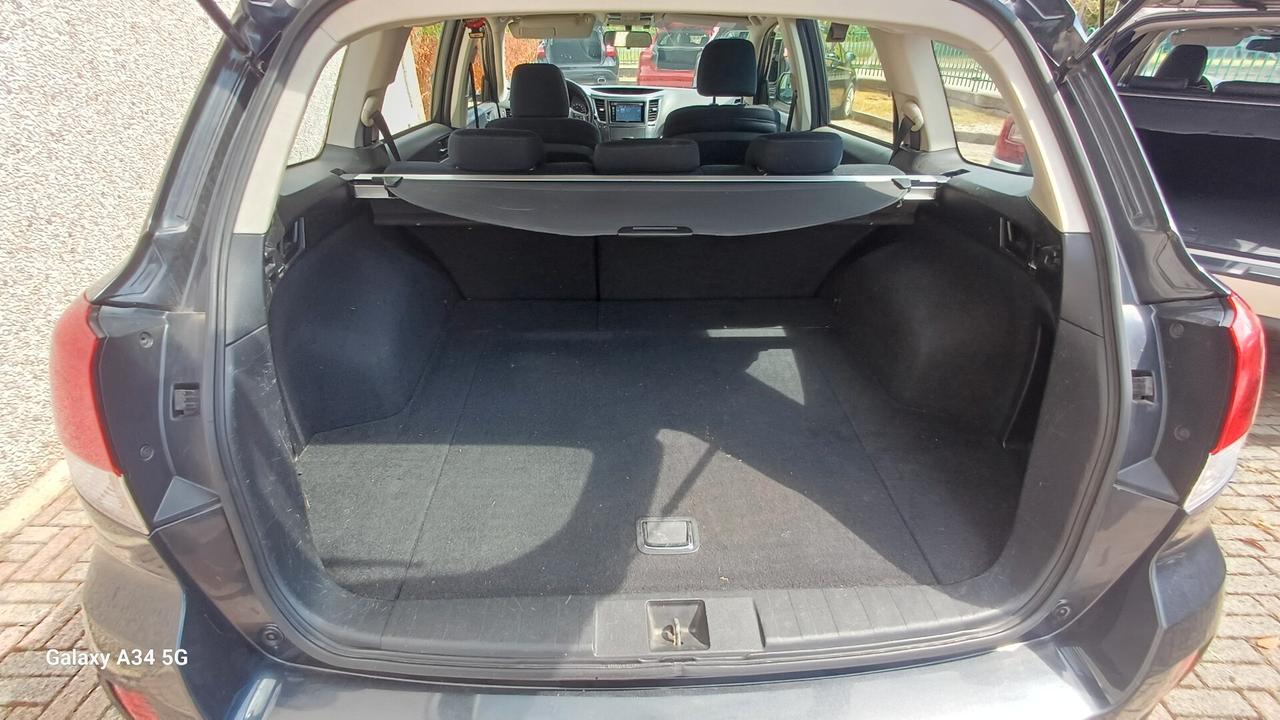Subaru OUTBACK 2.0d Lineartronic Free