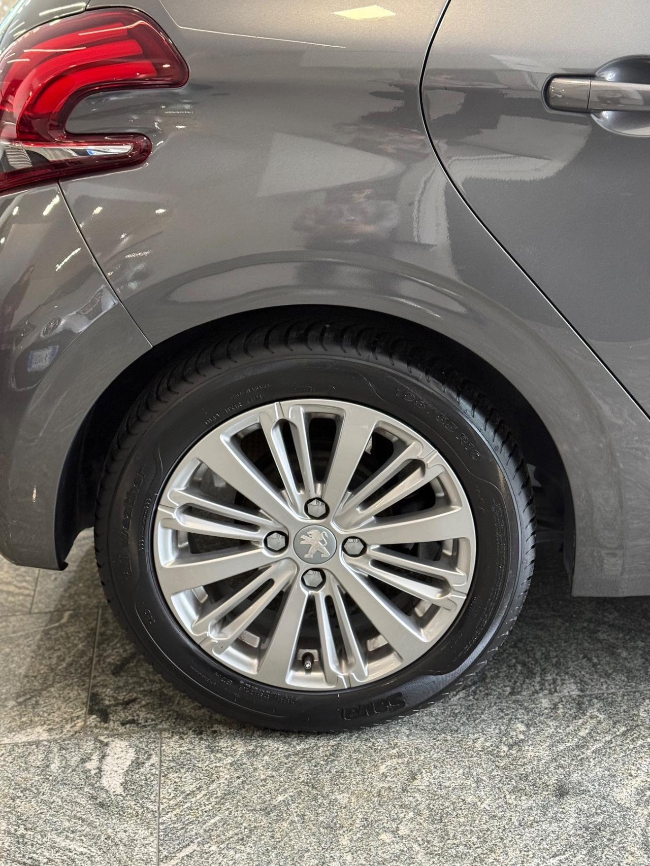 Peugeot 208 PureTech 82 5 porte Allure