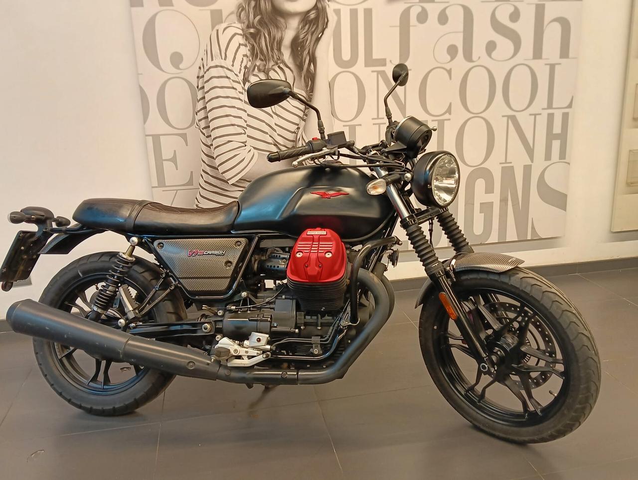 Moto Guzzi V7 III CARBON